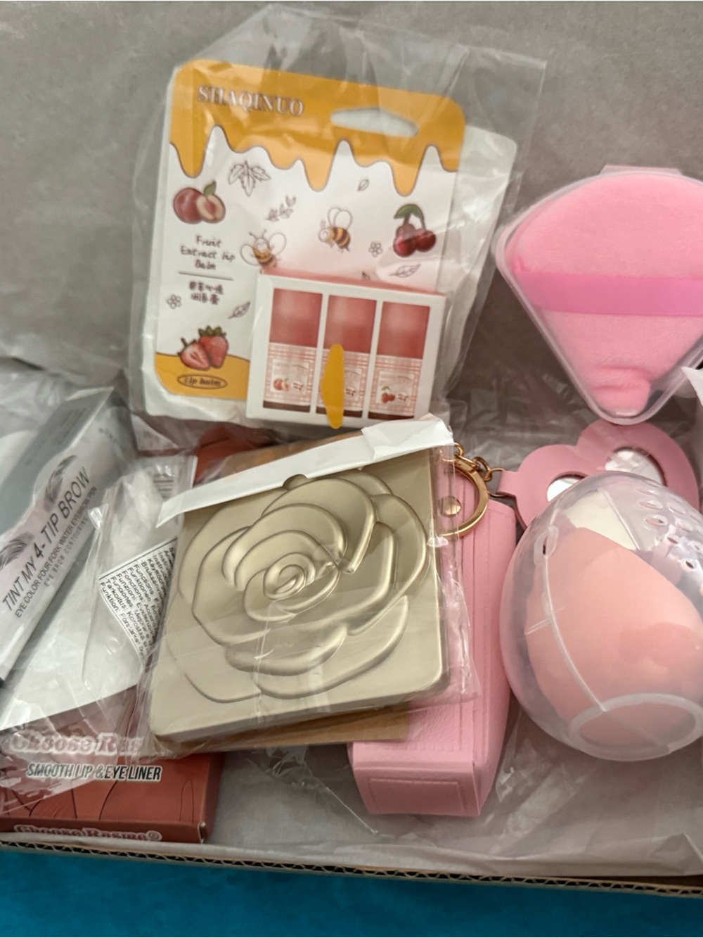 Gold Rose Compact Makeup Case with Pink Accessories makeup stuff